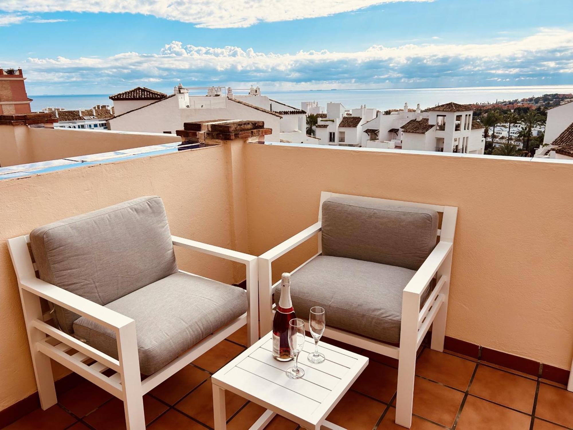 Duquesa Regent 2435 Wonderful Seaviews Duplex *